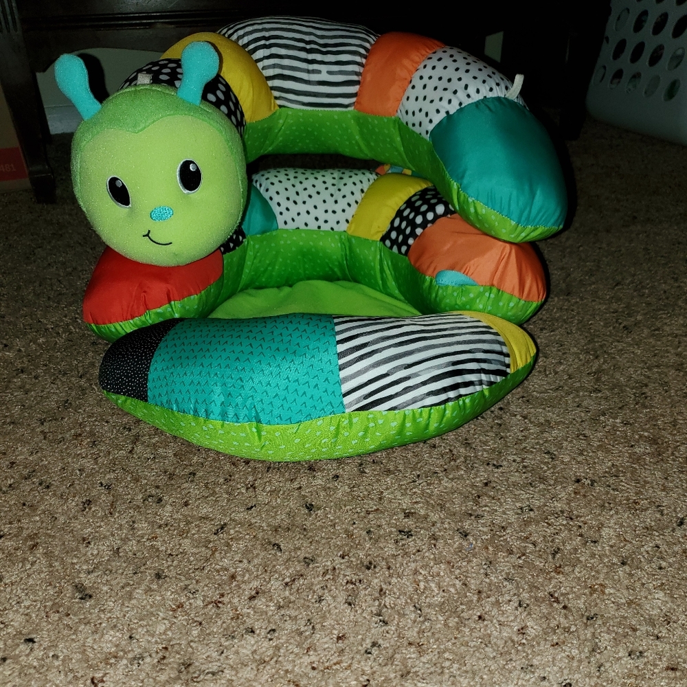 Prop-a-pillar tummy time and seated support